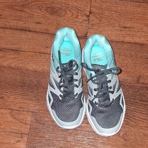 Fila Gray and Teal Running Sneakers